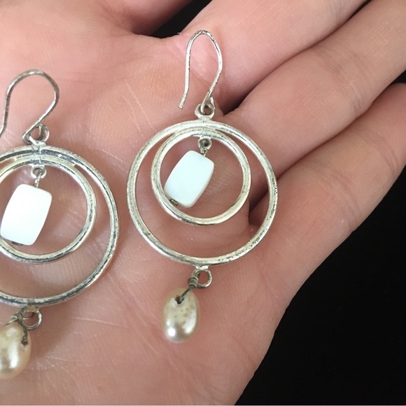 Vintage Circle Dangle Earrings - Picture 4 of 6